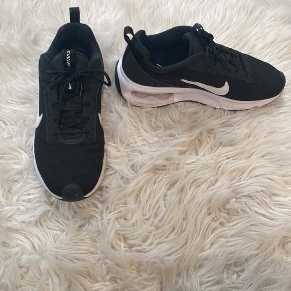 Nike Women’s Air Max Sneakers- Size 8.5 - Picture 3 of 14